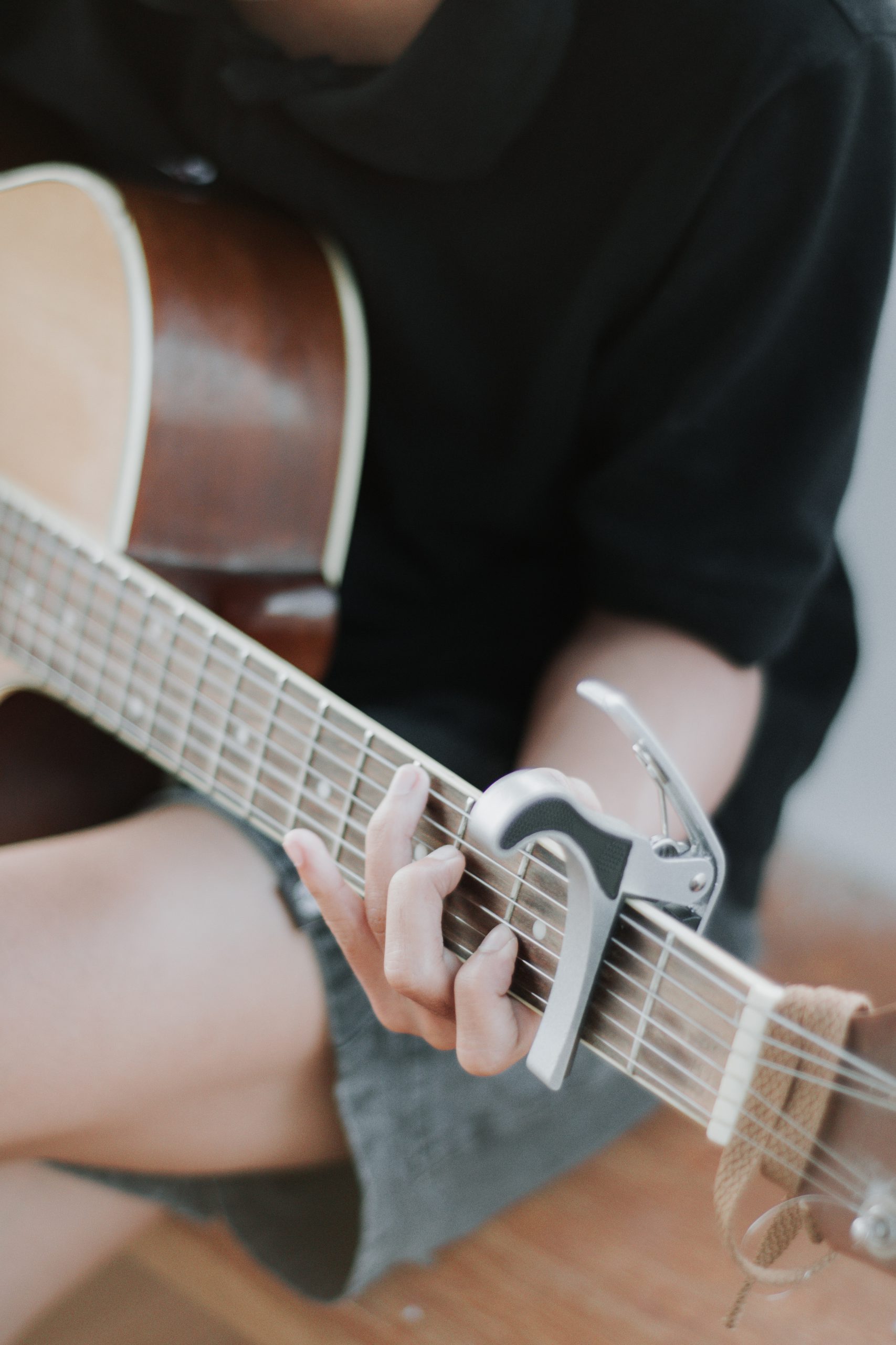 guitar with capo