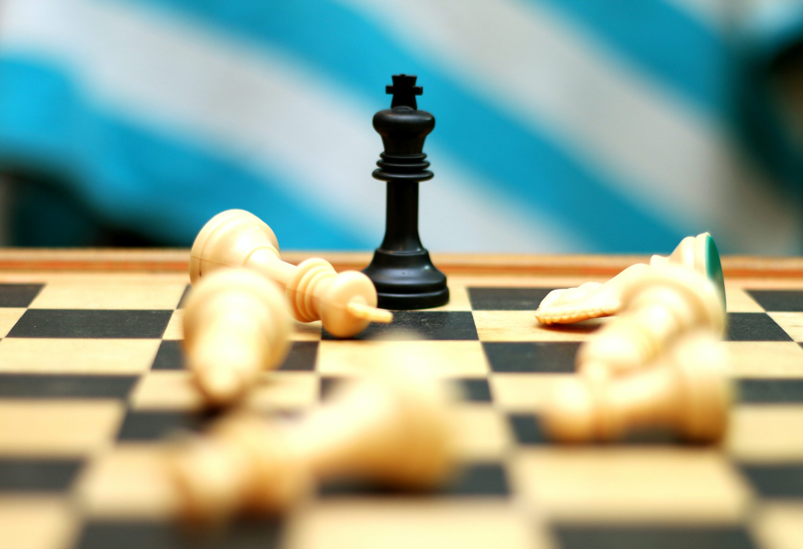 Tricks to play Chess – 8 Chess tips to win the game