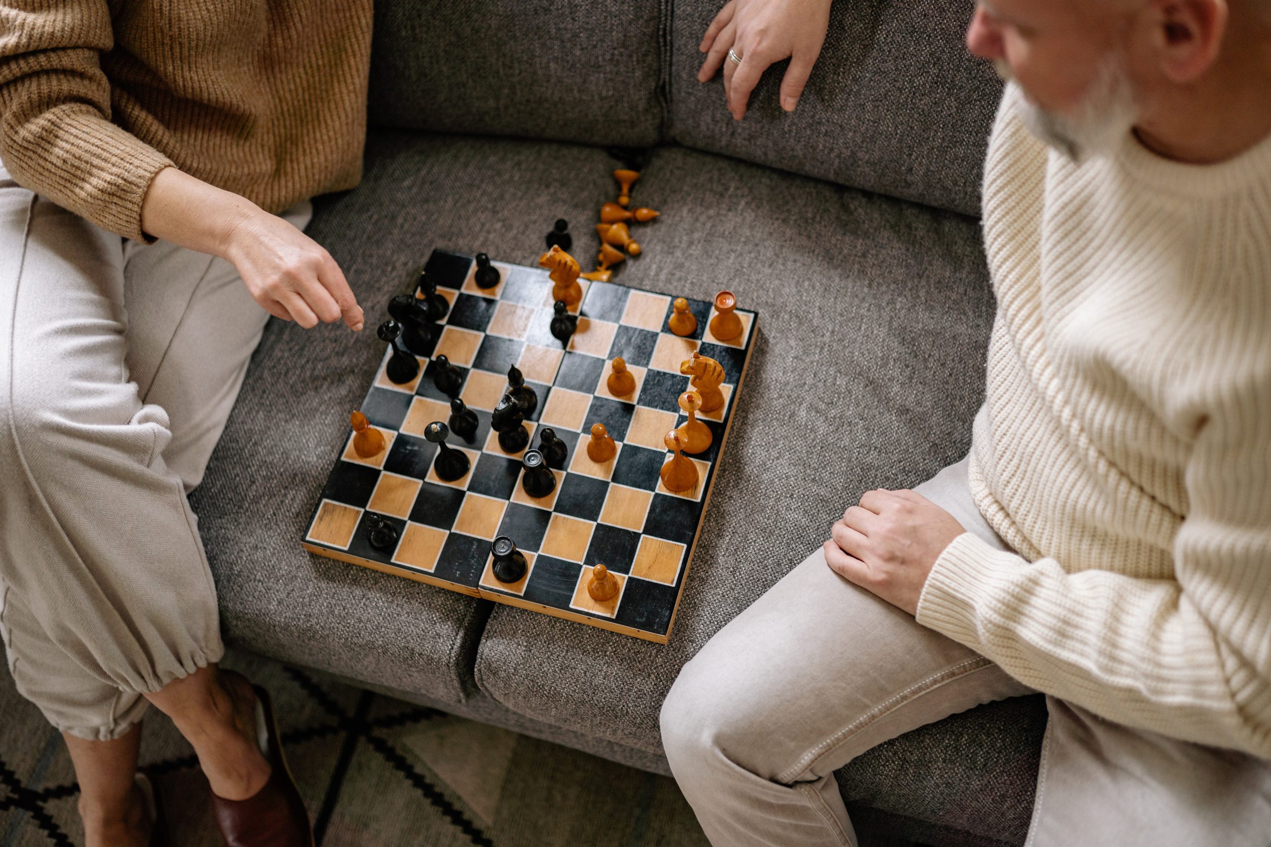 Most people think playing chess makes you 'smarter', but the evidence isn't  clear on that - World leading higher education information and services