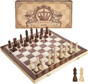 Amerous wooden chess set