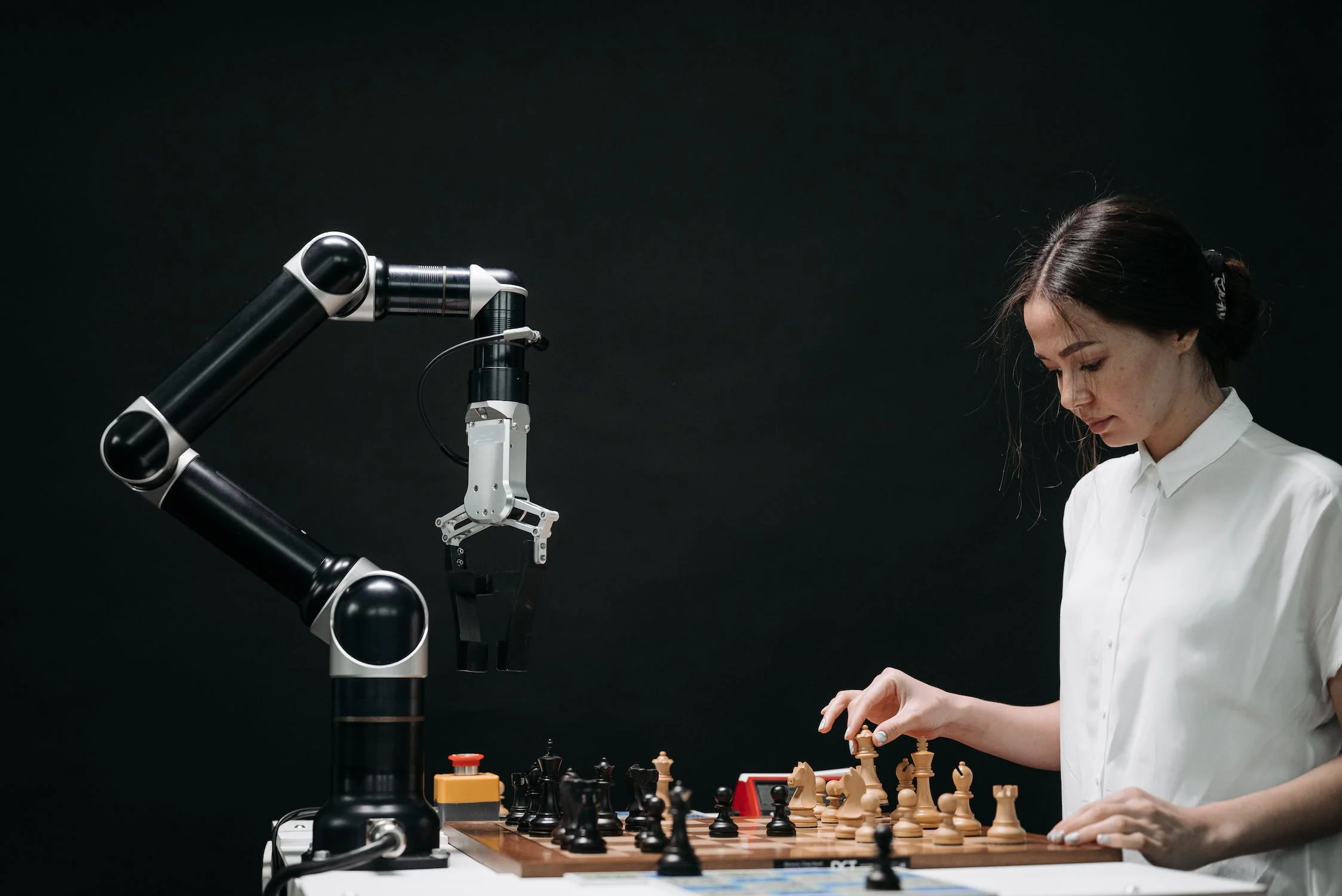 Chess Playing Robot Arm That Will Beat You! 